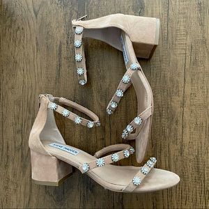 NUDE LOW HEEL SANDALS